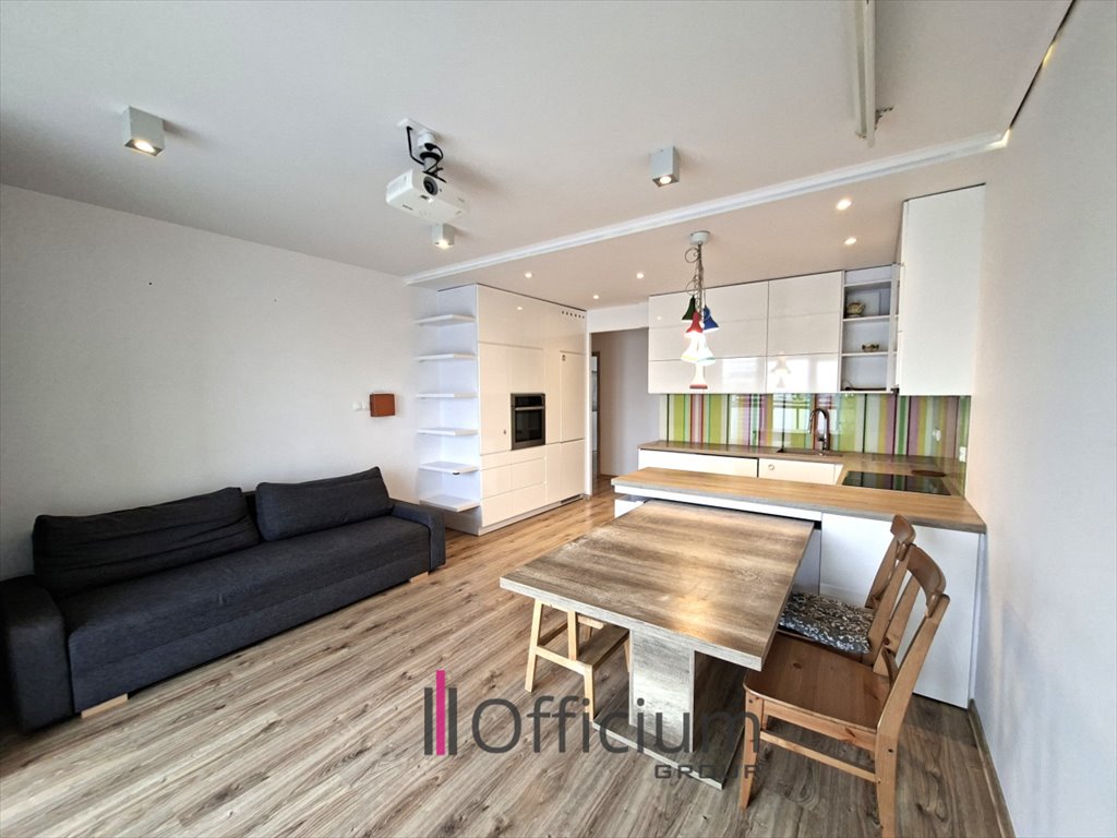 Przestronne 80 m² z balkonem i widokiem na Warszawę Warszawa, Wola  80m2 Foto 1