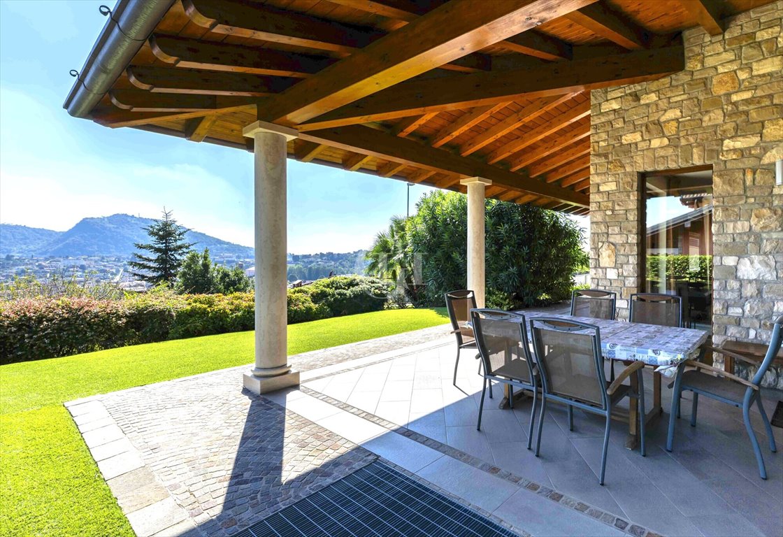 Luksusowa willa z panoramicznym widokiem na jezioro Iseo Włochy, Sarnico  300m2 Foto 1