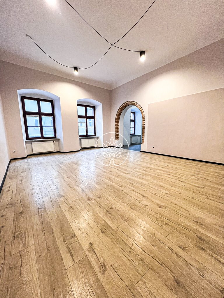 Lokal usługowy 140 m² w centrum Torunia z tarasem Toruń, Królowej Jadwigi  140m2 Foto 1