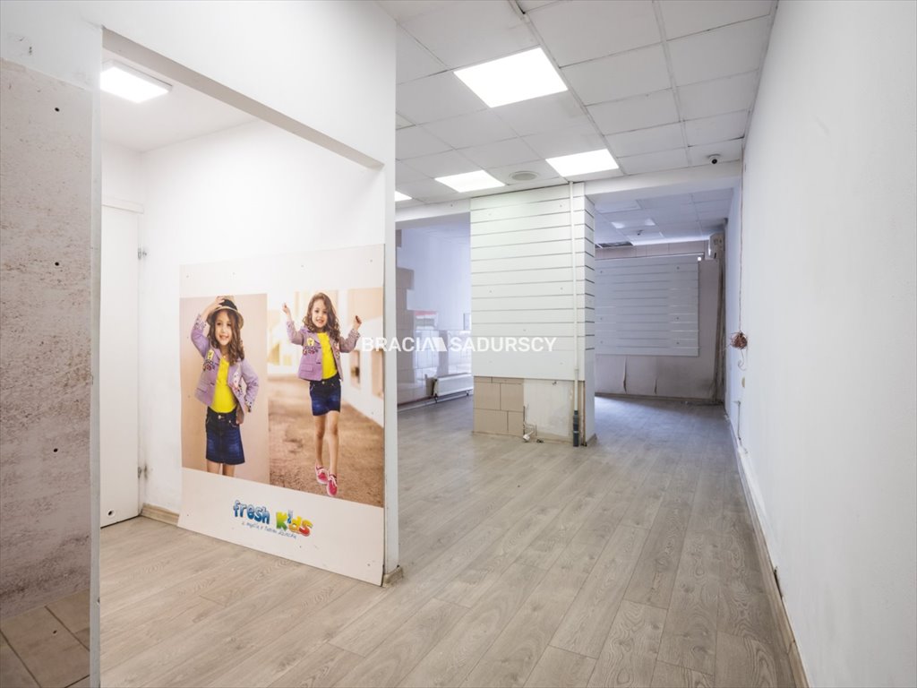 Polecam lokal usługowy 50 m² przy Rynku w Skawinie Skawina, Żwirki i Wigury  50m2 Foto 1