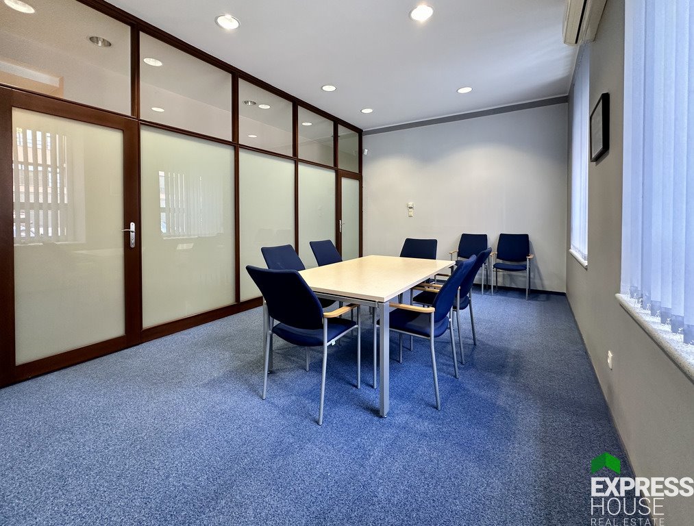 Przestronny lokal 135,5 m2 z salą konferencyjną i parkingiem Częstochowa, Stare Miasto, Ogrodowa  136m2 Foto 1