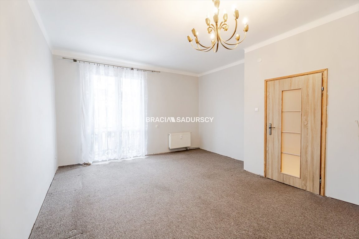 Przestronne 38 m² z balkonem i parkingiem w Skawinie Skawina, Pułaskiego  38m2 Foto 1