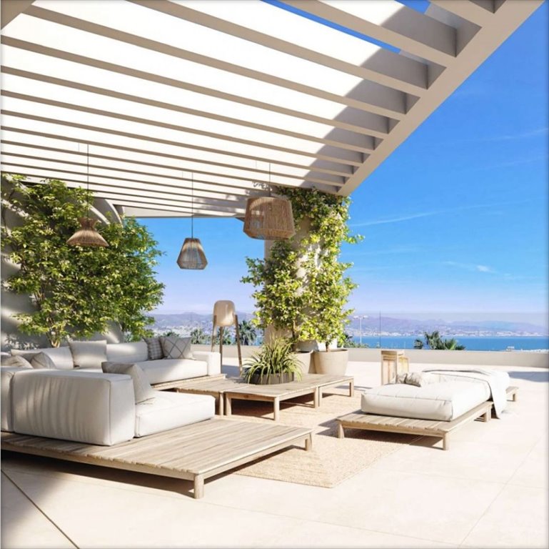 Ekskluzywne mieszkanie nad morzem z panoramicznymi tarasami Hiszpania, Malaga  104m2 Foto 1