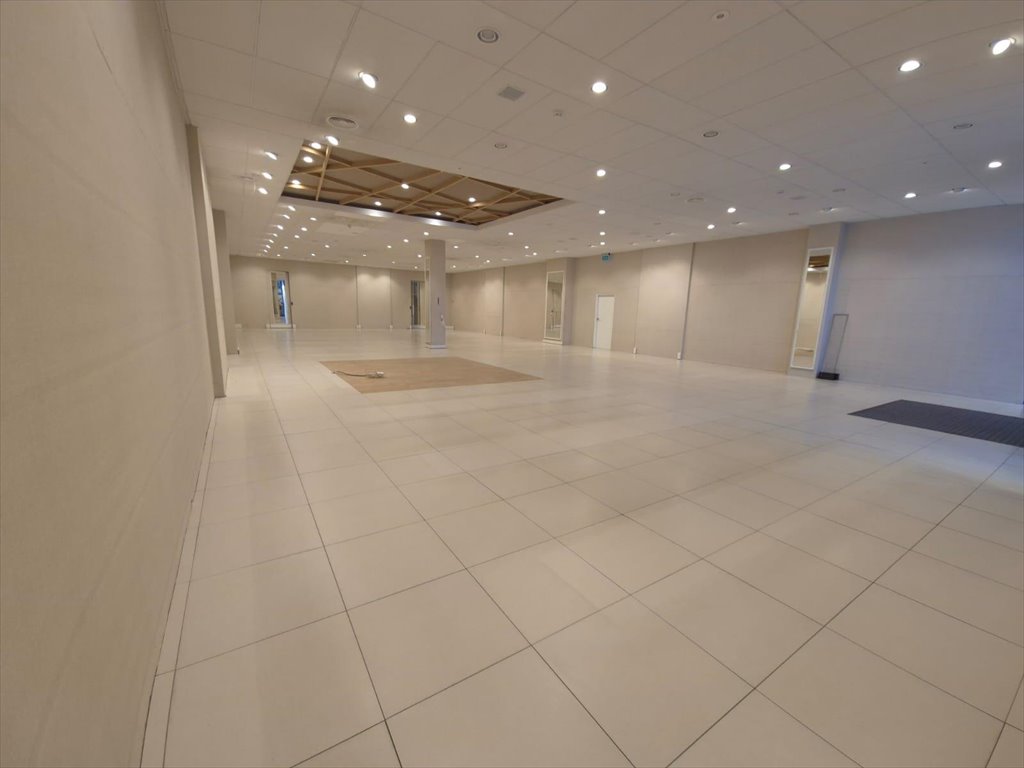 Lokal użytkowy na wynajem Oborniki  330m2 Foto 1