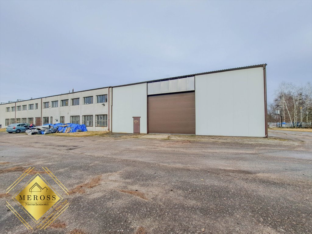 Hala 2160 m² z parkingiem, do remontu - polecam Częstochowa, Dźbów  2 160m2 Foto 1