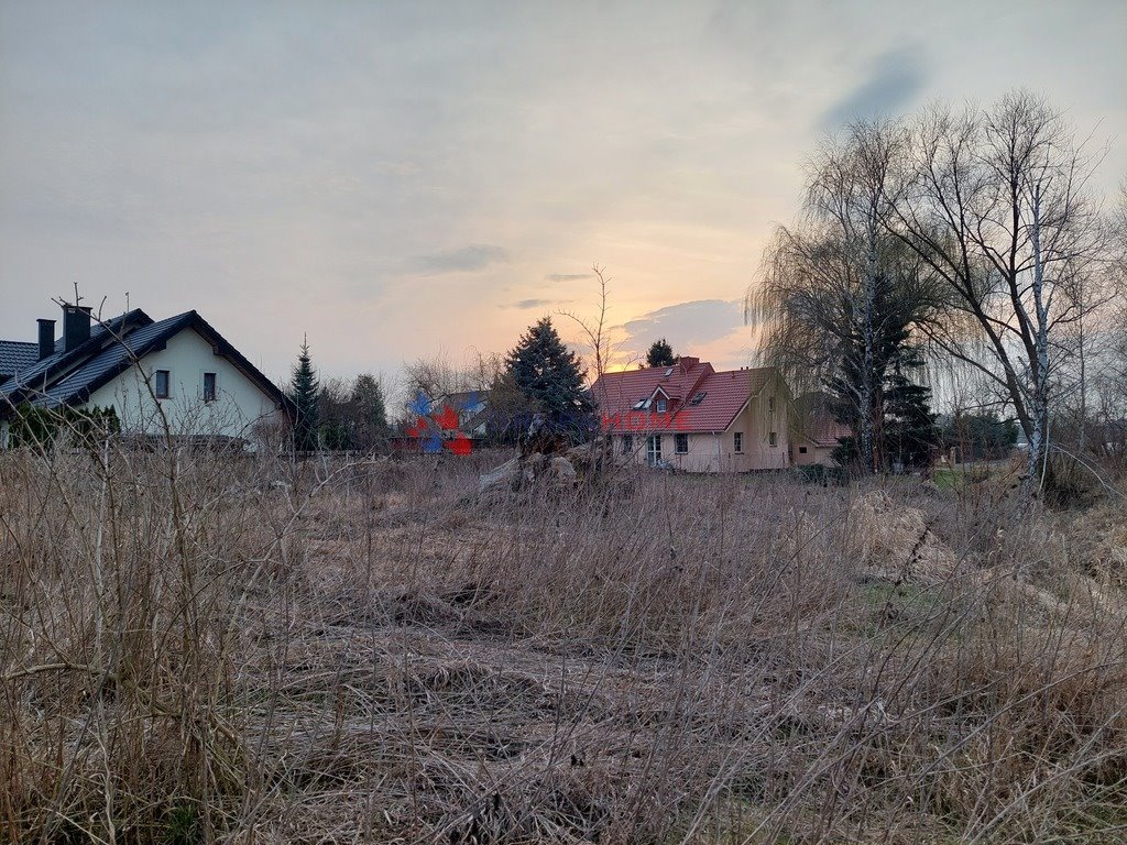 Działka budowlana 1007 m² z warunkami zabudowy i mediami Laszczki  1 007m2 Foto 1