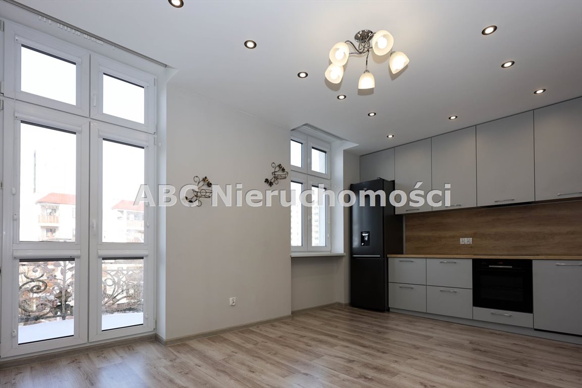 Klimatyczne 32,3 m2 po remoncie w centrum Piły Piła  32m2 Foto 1