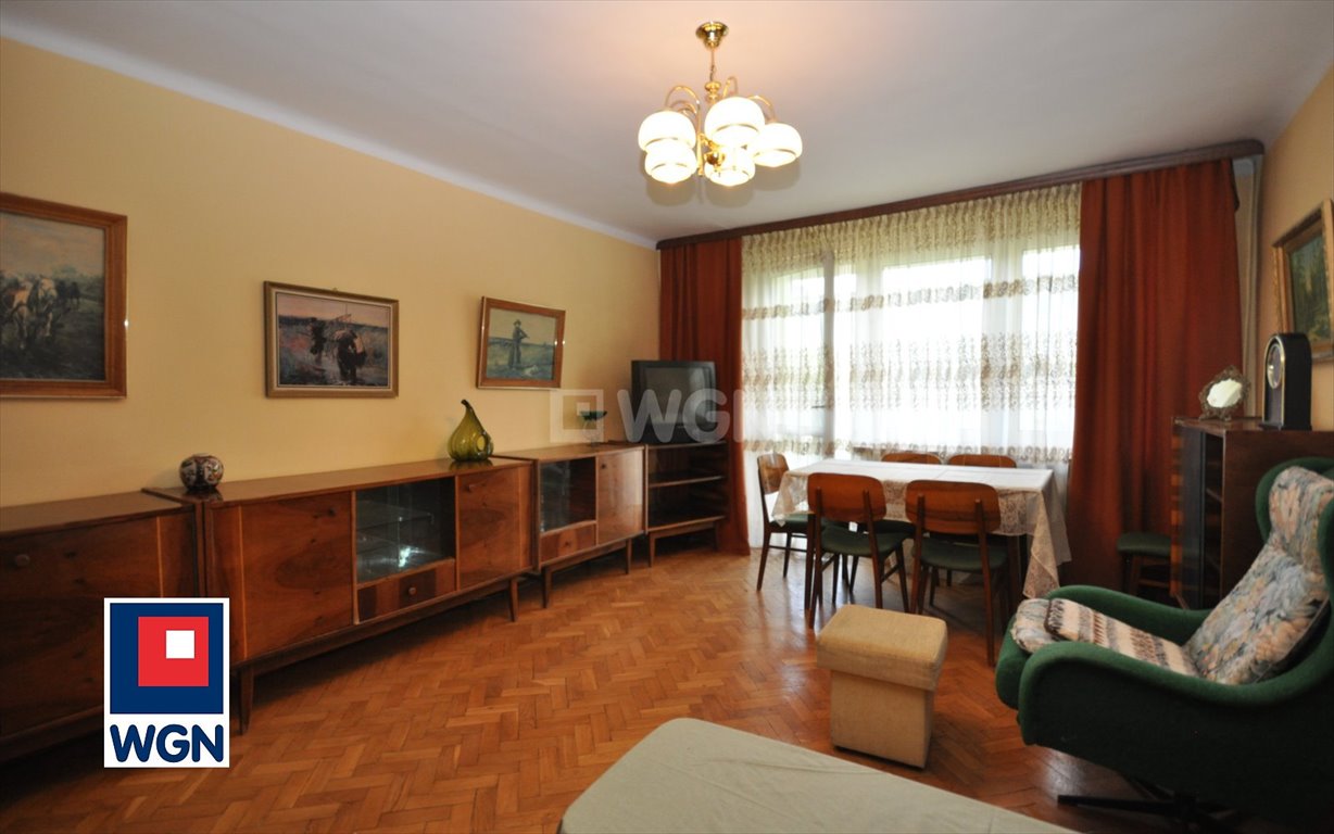 Mieszkanie trzypokojowe na sprzedaż Radomsko, Tysiąclecia  58m2 Foto 1