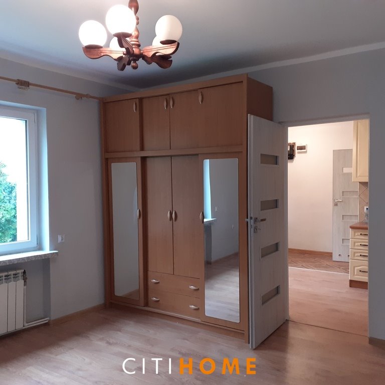 Urokliwy dom 44 m² z własnym podwórkiem w Karczewie Karczew  44m2 Foto 1