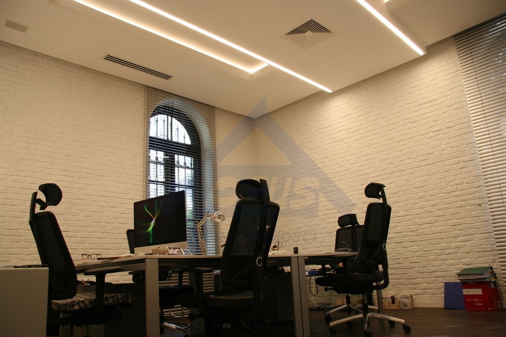 Klasycystyczny lokal biurowy 77 m2 z parkingiem i klimatyzacją Warszawa, Śródmieście  77m2 Foto 1