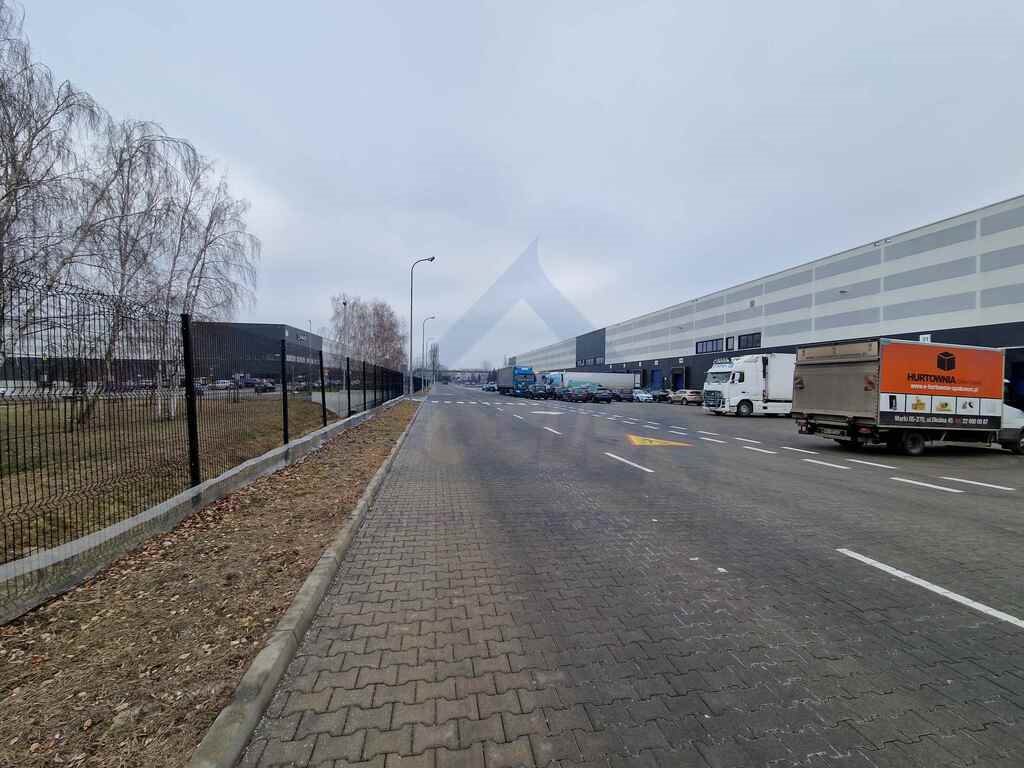 Magazyn 2000 m2 z biurem i produkcją w Markach Marki  2 000m2 Foto 1