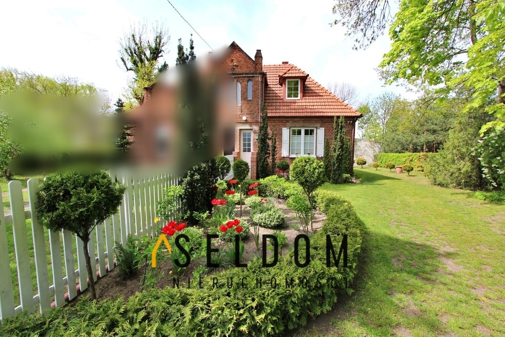 Urokliwy dom nad jeziorem z wysokim poddaszem i historią Skulsk  130m2 Foto 1