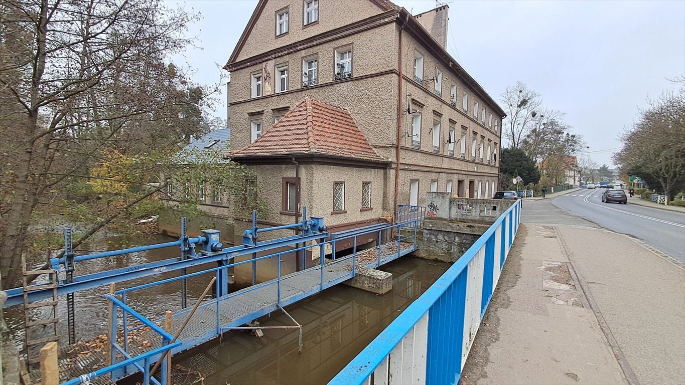 Na sprzedaż przestronne 3-pokojowe mieszkanie z widokiem na staw Niemodlin, Niemodlin, Wojska Polskiego 1  126m2 Foto 1