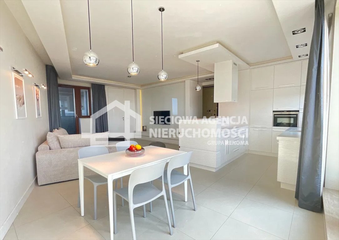 Luksusowy 2-pok. apartament z widokiem na morze i miasto Gdynia, Śródmieście, A. Hryniewickiego  75m2 Foto 1