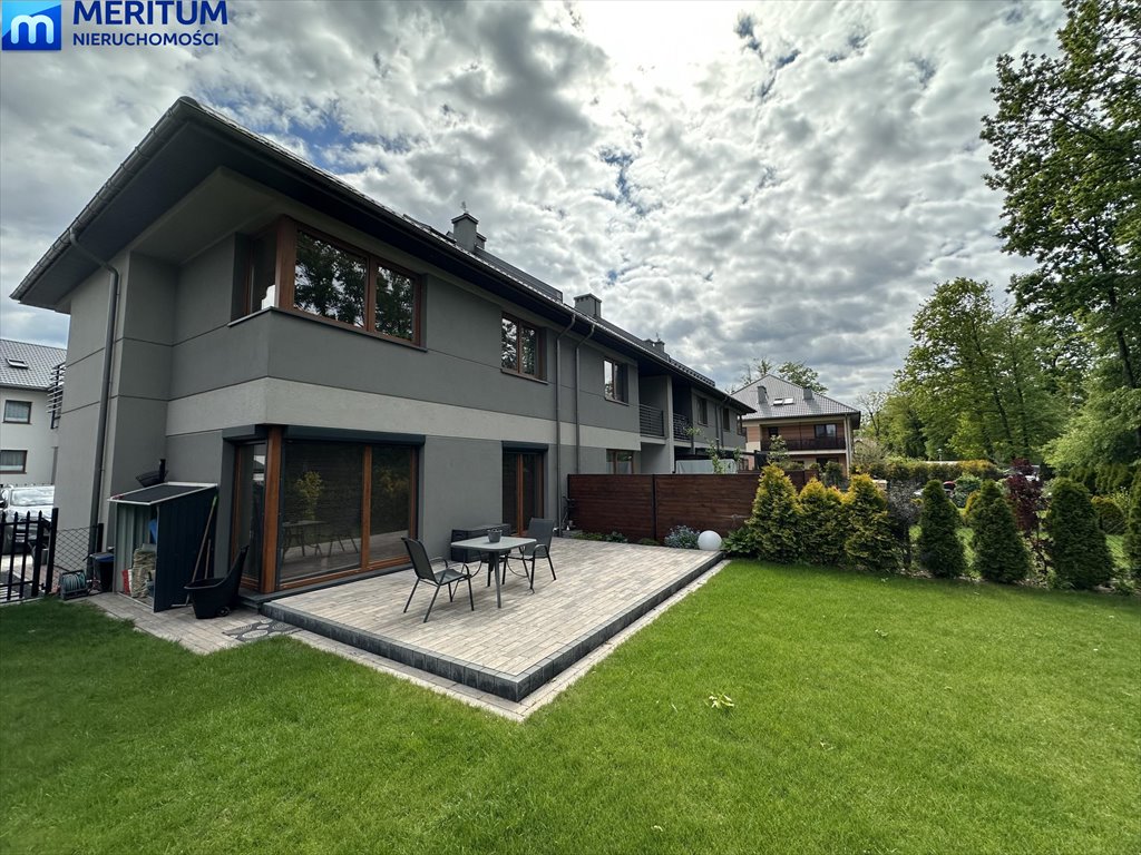 Segment skrajny z dużym ogrodem, tarasem i poddaszem 42 m2 Grodzisk Mazowiecki  135m2 Foto 1
