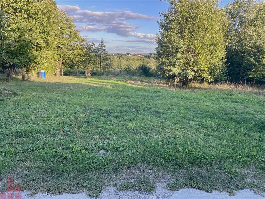 Sprzedam działkę 1025 m² z widokami w Grajowie: Grajów