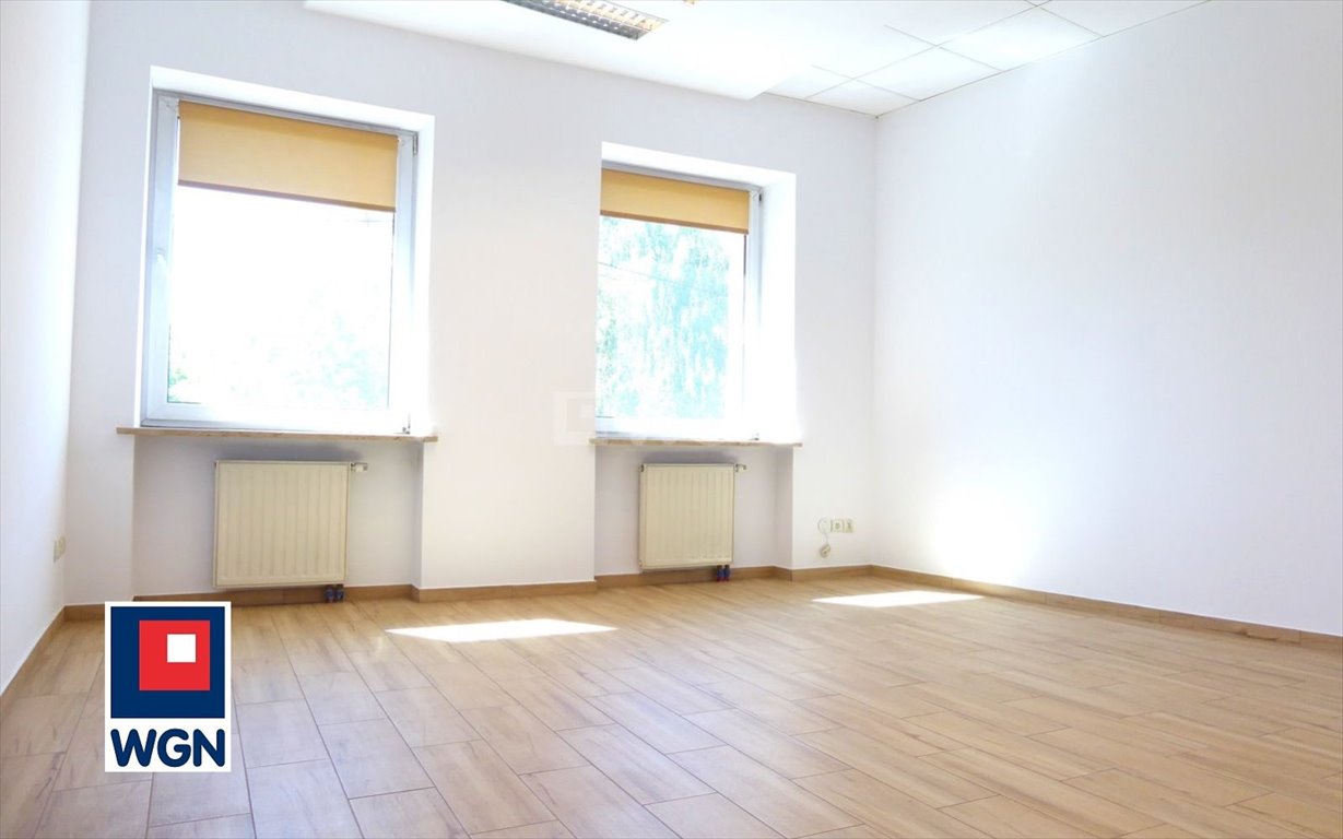 Wynajem lokalu 24 m² z windą i parkingiem, idealny na biuro Częstochowa, Stare Miasto, Kawia  24m2 Foto 1