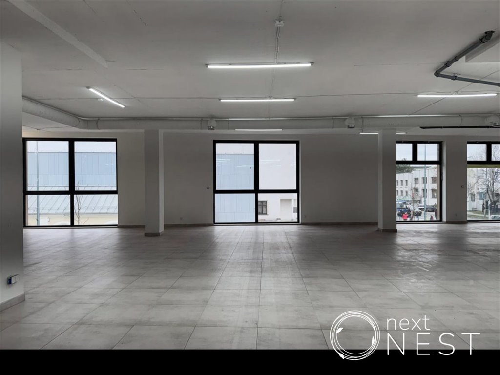 Lokal użytkowy na wynajem Piaseczno, Puławska  600m2 Foto 1