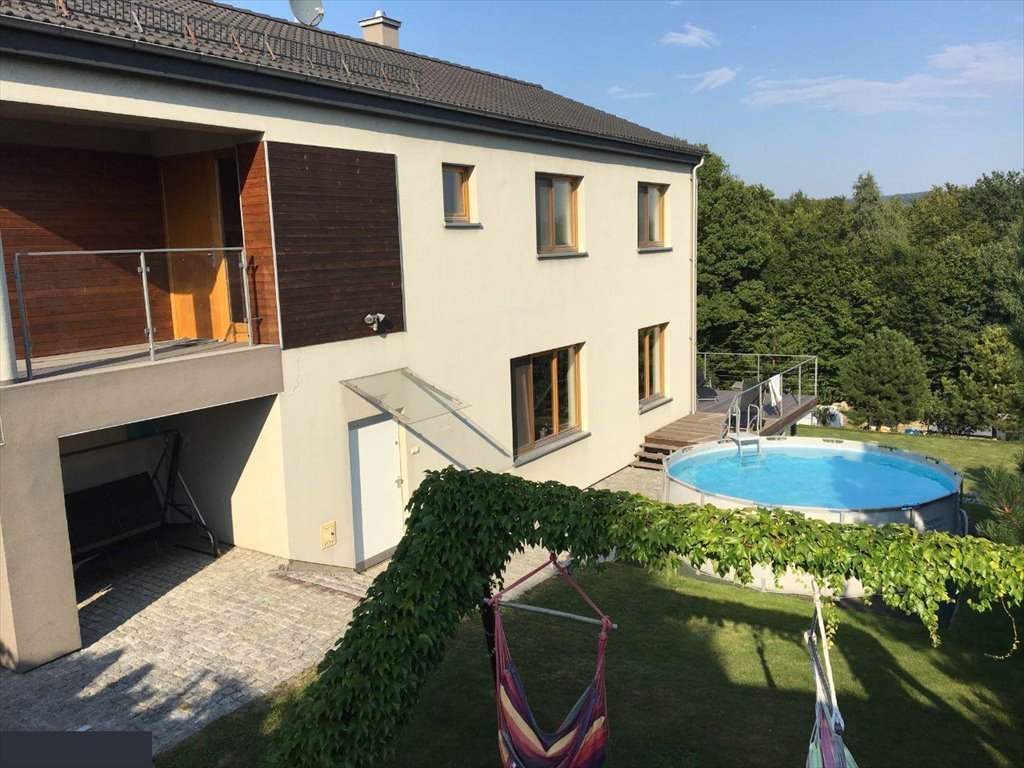 Nowoczesny dom w Pleśnej z dużym tarasem i lasem Pleśna  210m2 Foto 1