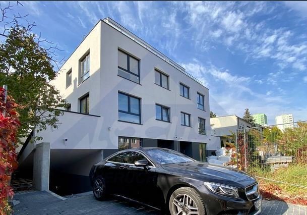 Przestronny dom 400 m2 z ogródkiem i garażem na Mokotowie Warszawa, Mokotów  400m2 Foto 1