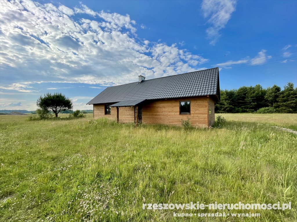 Urokliwy dom 90 m² z działką 15 arów w Wiązownicy Wiązownica  90m2 Foto 1