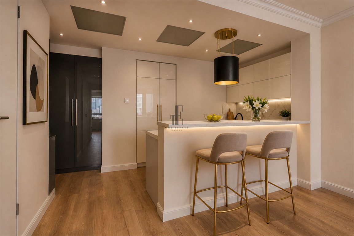 Sprzedam nowoczesny 2-pokojowy apartament 47 m² z widokiem w Platinum Towers Warszawa, Wola, Grzybowska  46m2 Foto 1