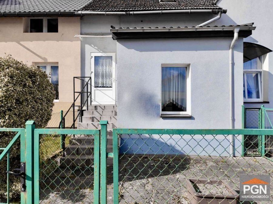 Duże mieszkanie 130 m² w Trzebiatowie (3 pokoje, ogrzewanie węglowe) Trzebiatów okolica, okolica  130m2 Foto 1