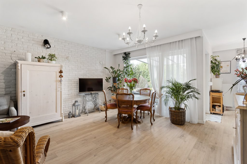 Dom na sprzedaż Dąbrówka  72m2 Foto 1