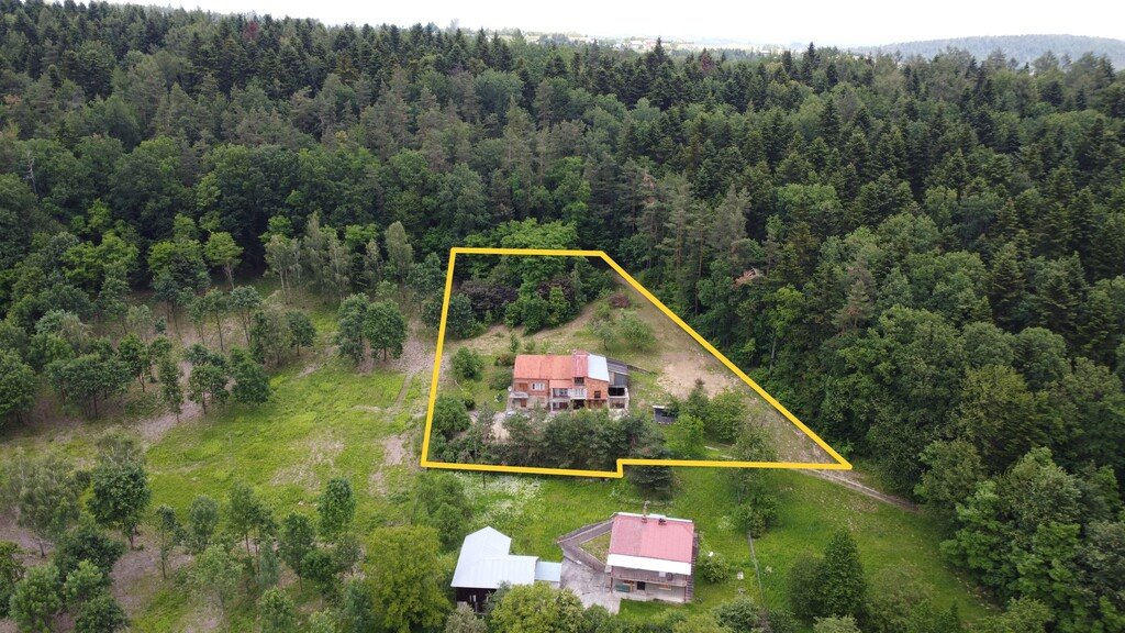 Do sprzedania dom z potencjałem na agroturystykę 36 ar w Zagórzanach Zagórzany  110m2 Foto 1