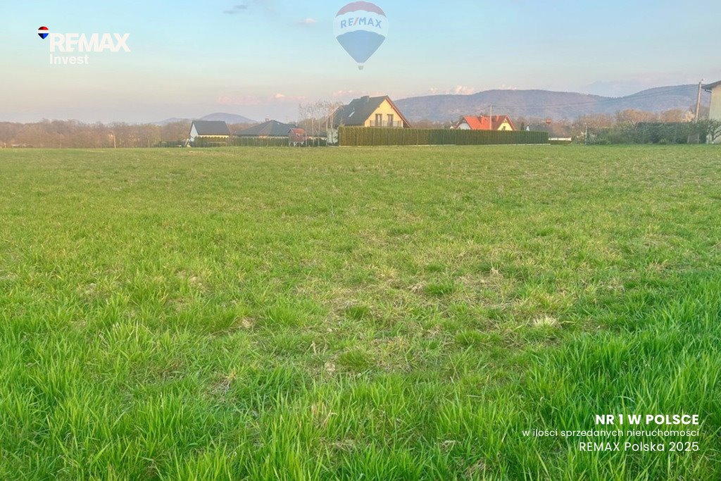 Działka budowlana 1108 m2 w Pisarzowicach z widokiem na góry Pisarzowice  1 108m2 Foto 1