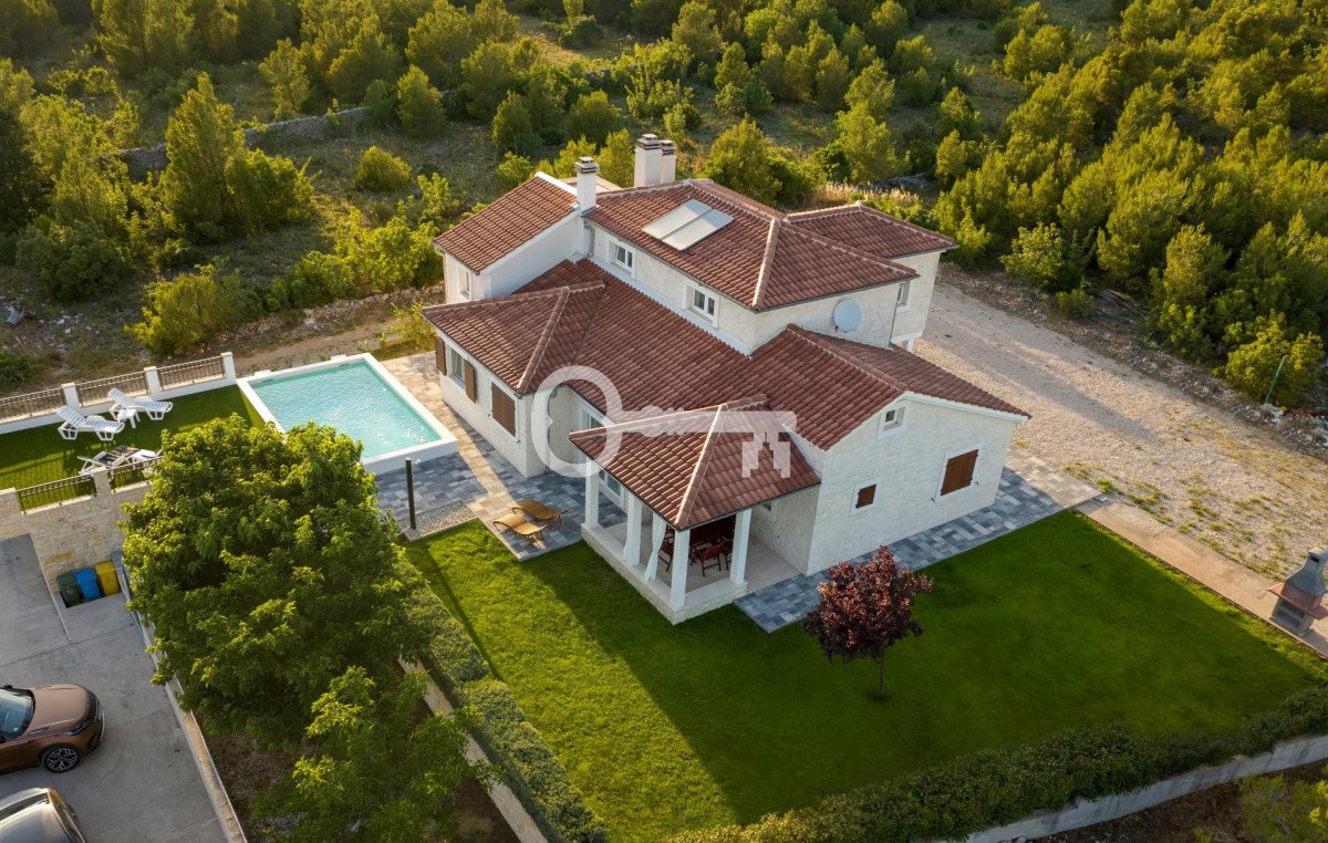 Dalmatyńska willa z basenem - 290 m² w Szybeniku Chorwacja, Szybenik, Szybenik  290m2 Foto 1