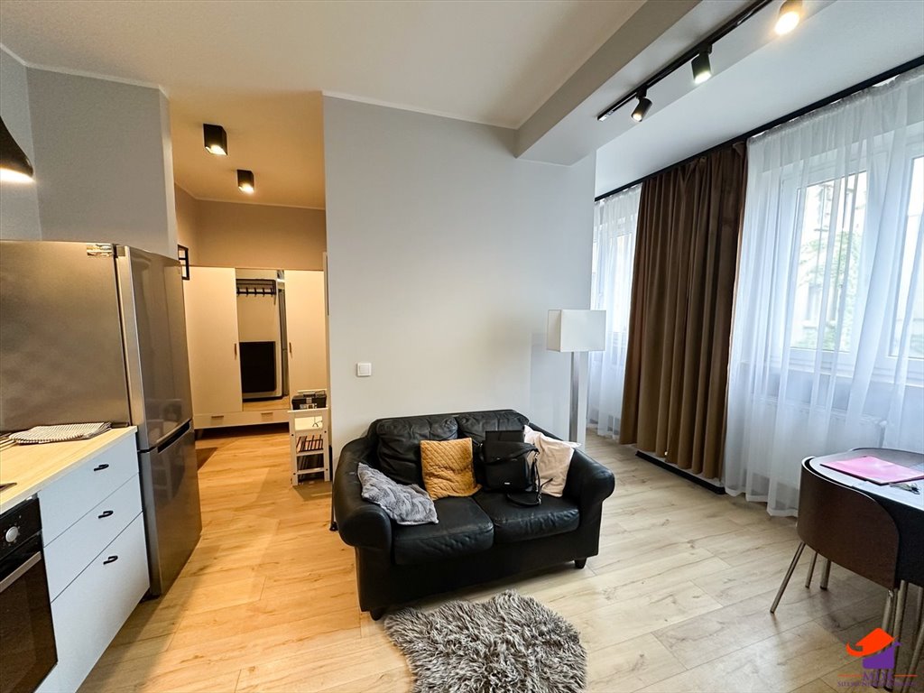 Kawalerka 29 m² blisko uczelni, PKP i tramwaju Katowice, Śródmieście  30m2 Foto 1