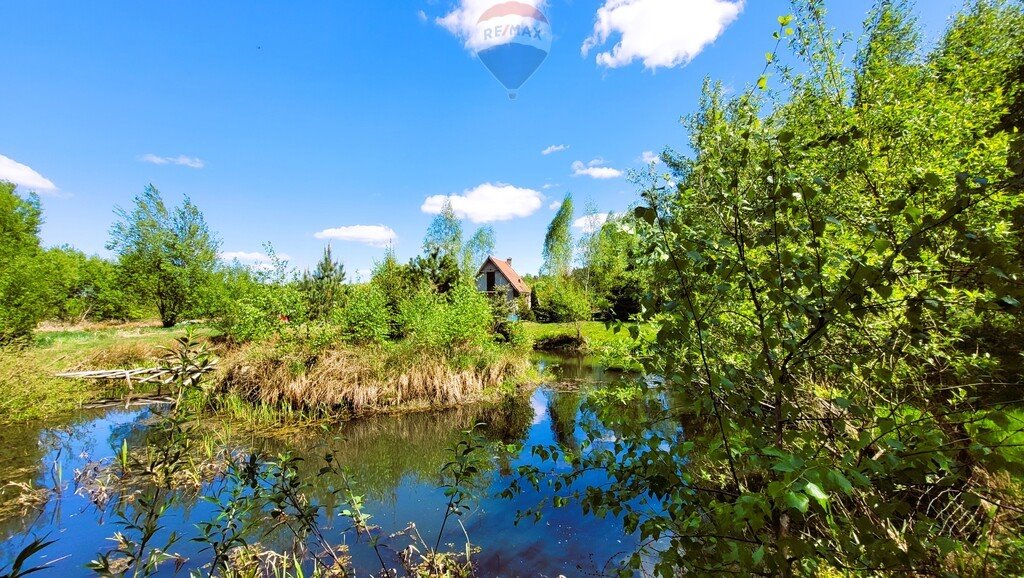 Urokliwy dom z własnym stawem i rozbudową w Gębicach Gębice  57m2 Foto 1