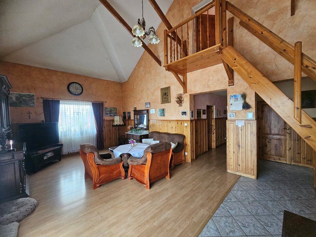 Do sprzedania przestronny dom z ogrodem i garażem w Świebodzicach Świebodzice, Osiedle Słoneczne  230m2 Foto 1