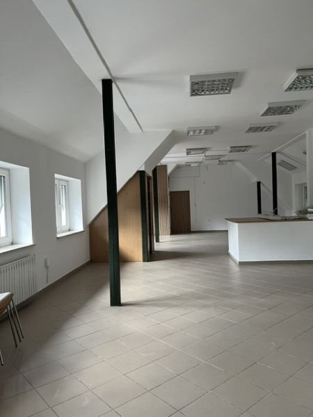 Lokal użytkowy 180 m² w Jankach - dwupoziomowy z dużym potencjałem Janki, Janki  180m2 Foto 1