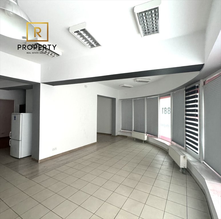 Lokal handlowo-usługowy 62,7 m2 z witrynami i parkingiem Kraków, Krowodrza Górka, Kluczborska  63m2 Foto 1