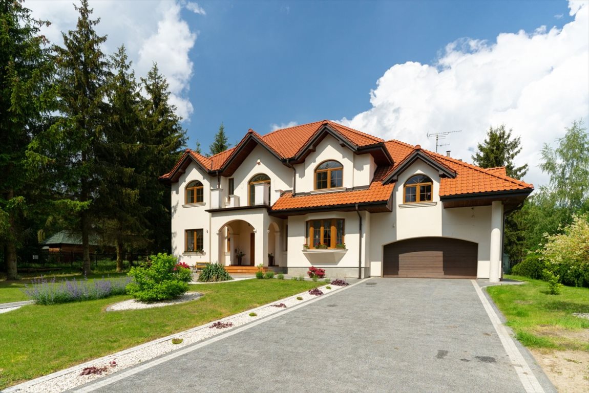 Przestronny dom 407 m² z ogrodem i garażem w Bartoszówce Bartoszówka, Pałacowa  407m2 Foto 1