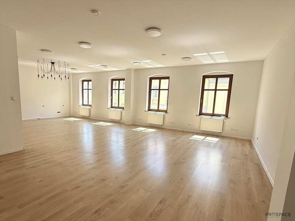 Na wynajem przestronny lokal 45,48 m² w centrum Zielonej Góry Zielona Góra, Plac Jana Matejki  45m2 Foto 1