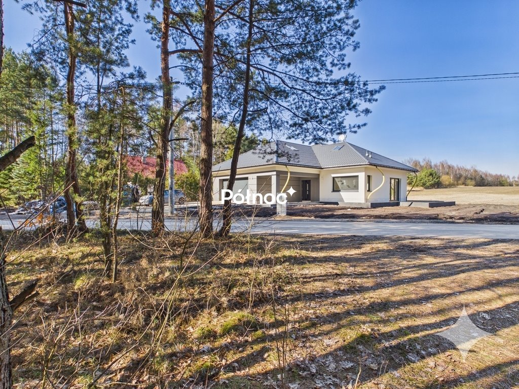 Dom do wykończenia 260 m² w Czekaj z garażem i dużym potencjałem Czekaj  260m2 Foto 1