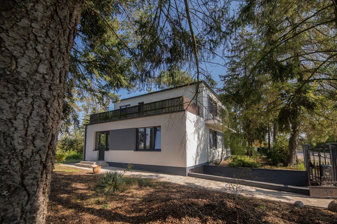 Dom z potencjałem, 3 kondygnacje, taras i własne ujęcie Zakroczym  252m2 Foto 1