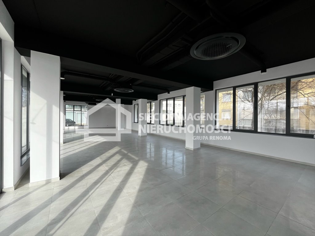 Prestiżowy lokal 180m2 z witrynami, klimatyzacją i parkingiem Gdynia, Redłowo  180m2 Foto 1