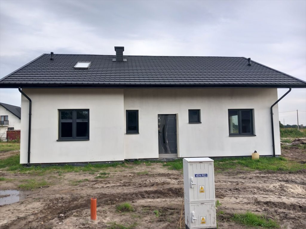 Nowoczesny dom w stanie deweloperskim, 101,7 m2, działka 989 m2 Staszów  102m2 Foto 1