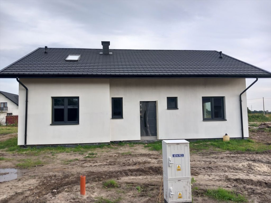 Dom na sprzedaż Staszów  102m2 Foto 1