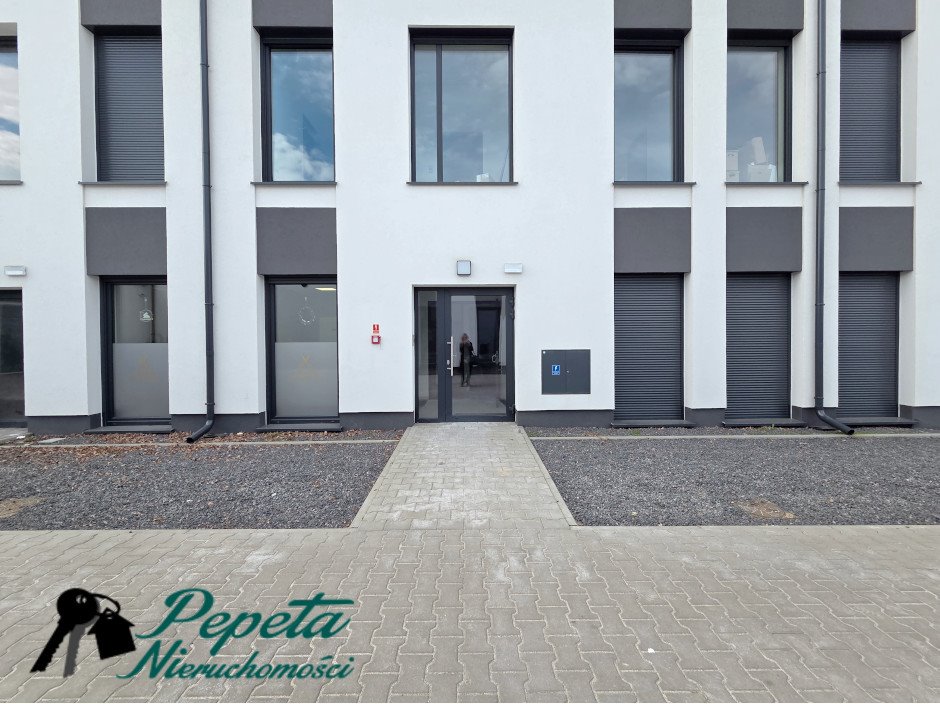 Na wynajem przestronny lokal usługowy 27 m² w Gortatowie Gortatowo, Gortatowo  27m2 Foto 1