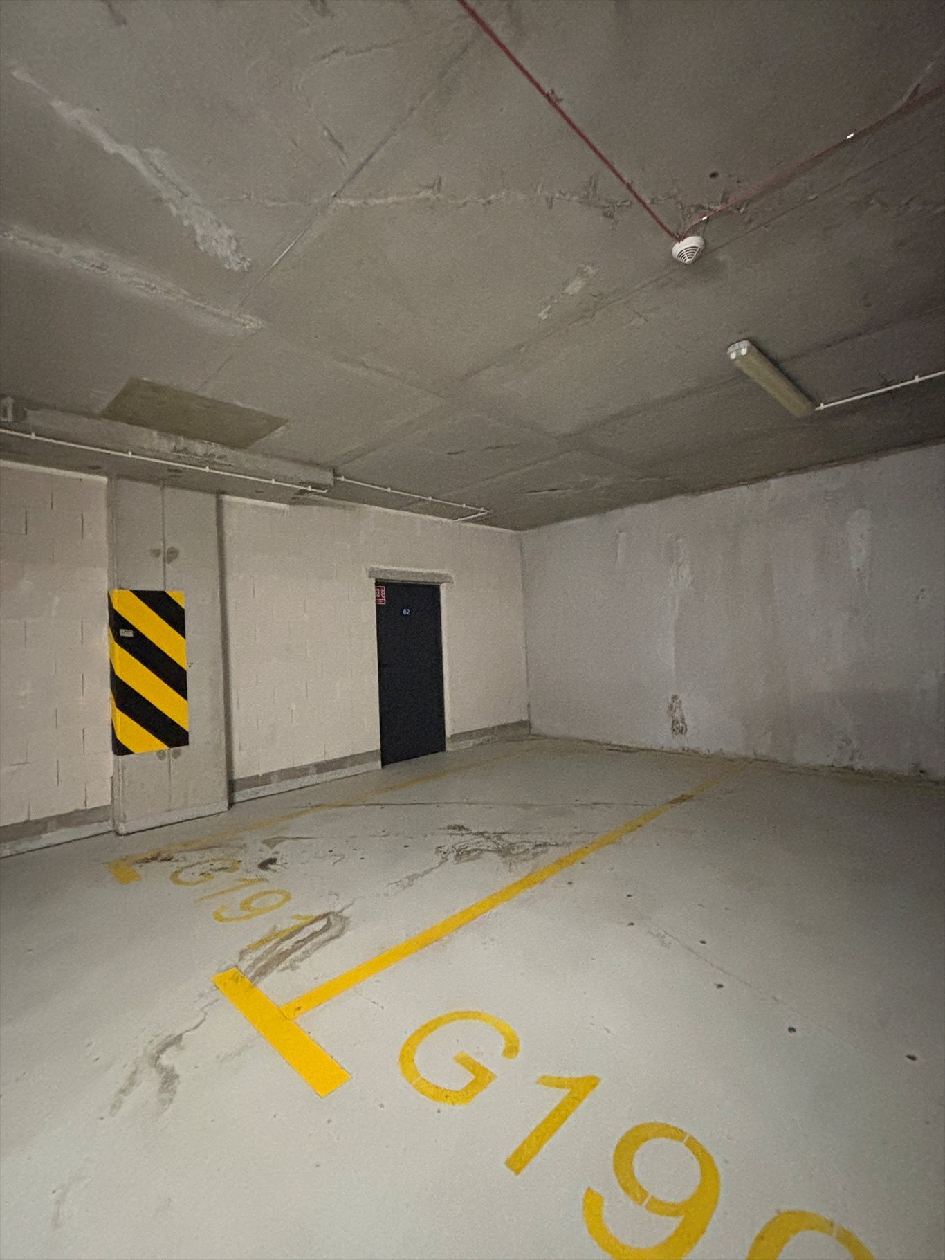 Garaż 15 m² z komórką na Skierniewickiej - Wola warszawa, wola, Skierniewicka 34  15m2 Foto 1