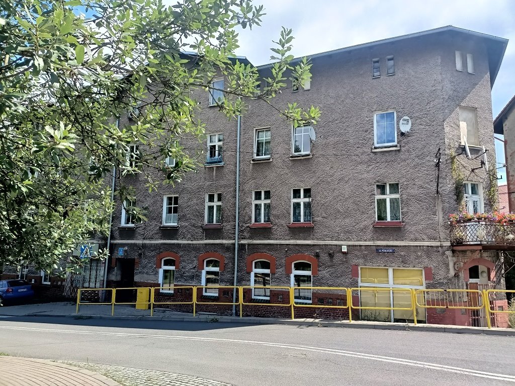 Mieszkanie dwupokojowe na sprzedaż Jedlina-Zdrój, Moniuszki  38m2 Foto 1
