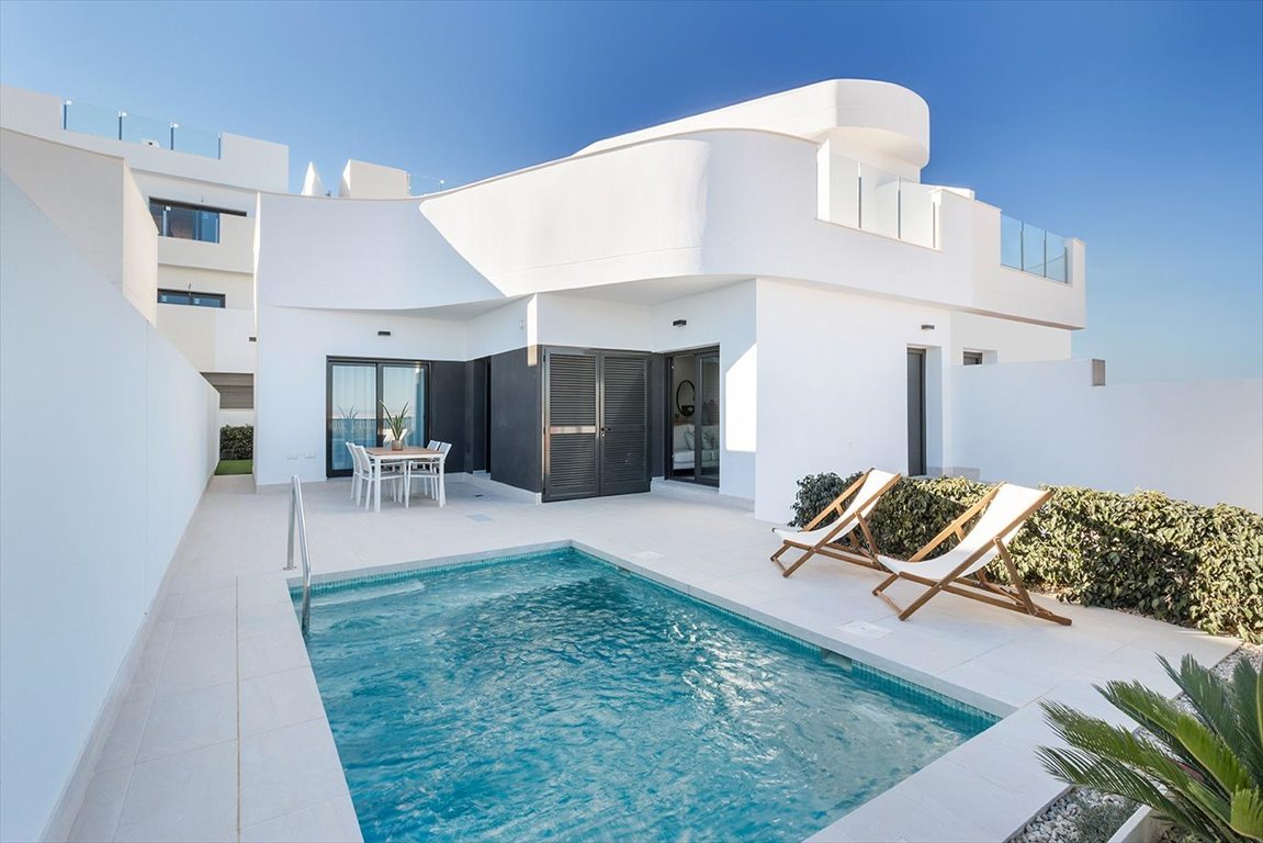 Na sprzedaż nowoczesna villa 84 m² z basenem i widokiem na różowe jezioro Hiszpania, Torrevieja, Costa Blanca  84m2 Foto 1
