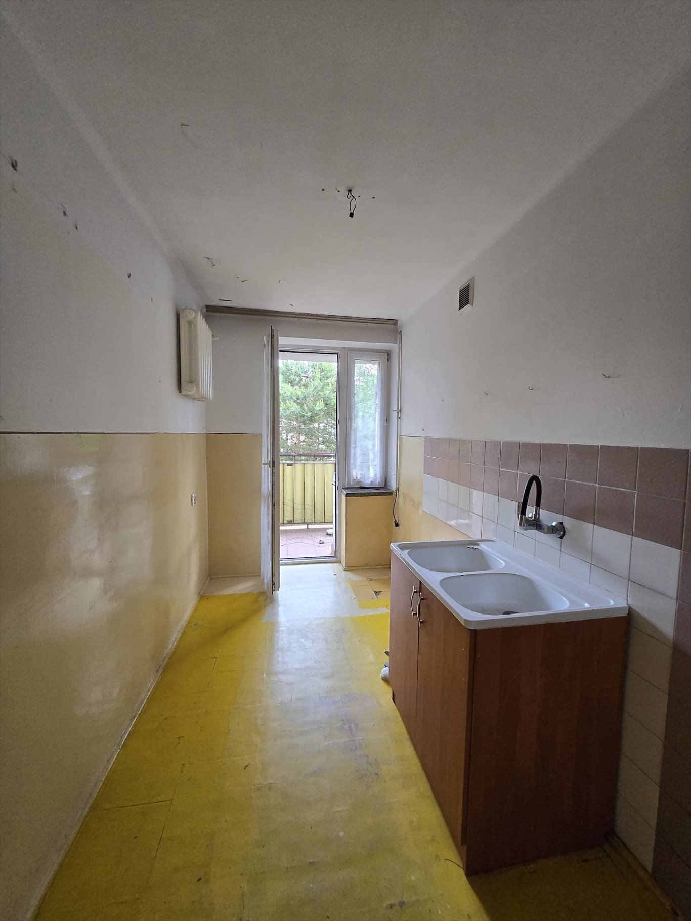 Dwupokojowe mieszkanie z garażem i balkonem w Gorlicach Gorlice, Chopina 9  50m2 Foto 1