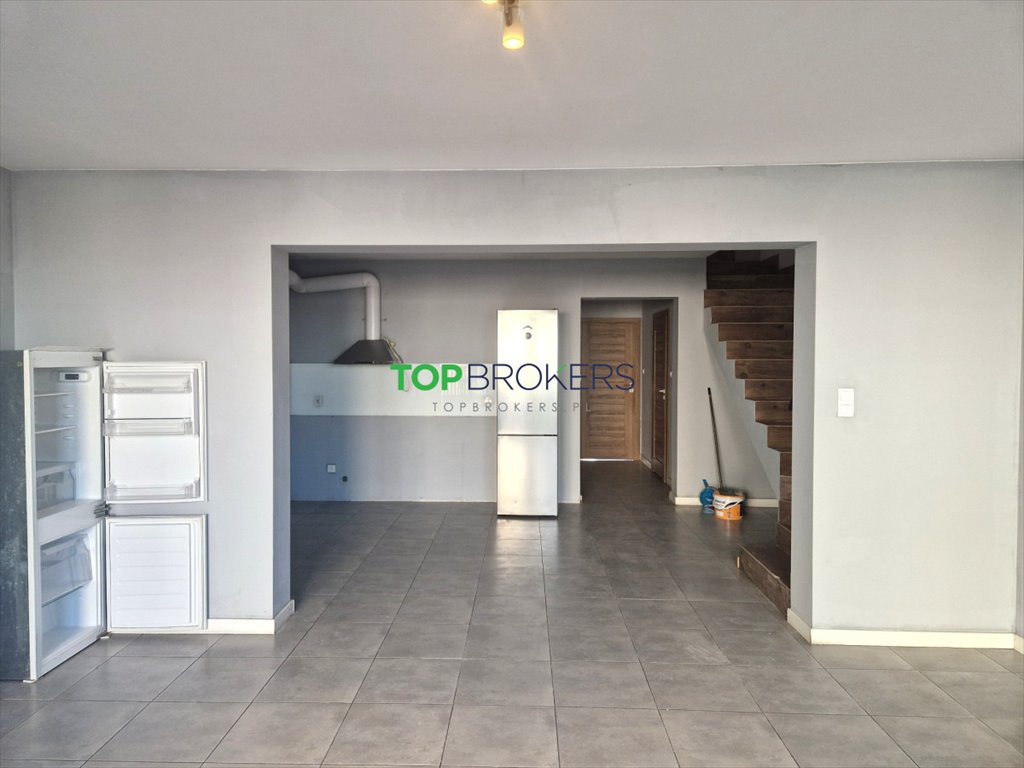 Wynajem domu 180 m2 z ogrodem, garażem i 9 pokojami Ząbki  180m2 Foto 1