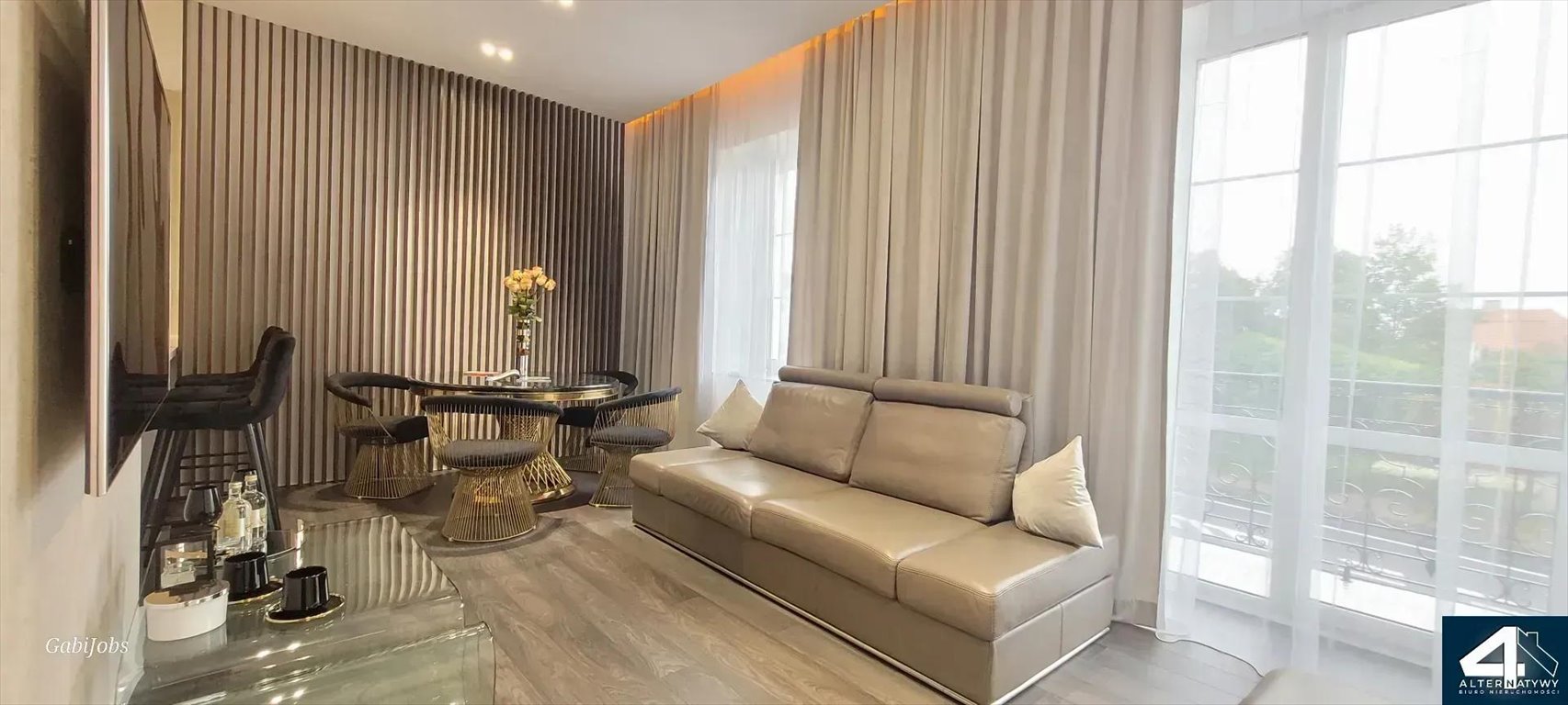 Mieszkanie trzypokojowe na sprzedaż Krośniewice, Plac Wolności 13  73m2 Foto 1